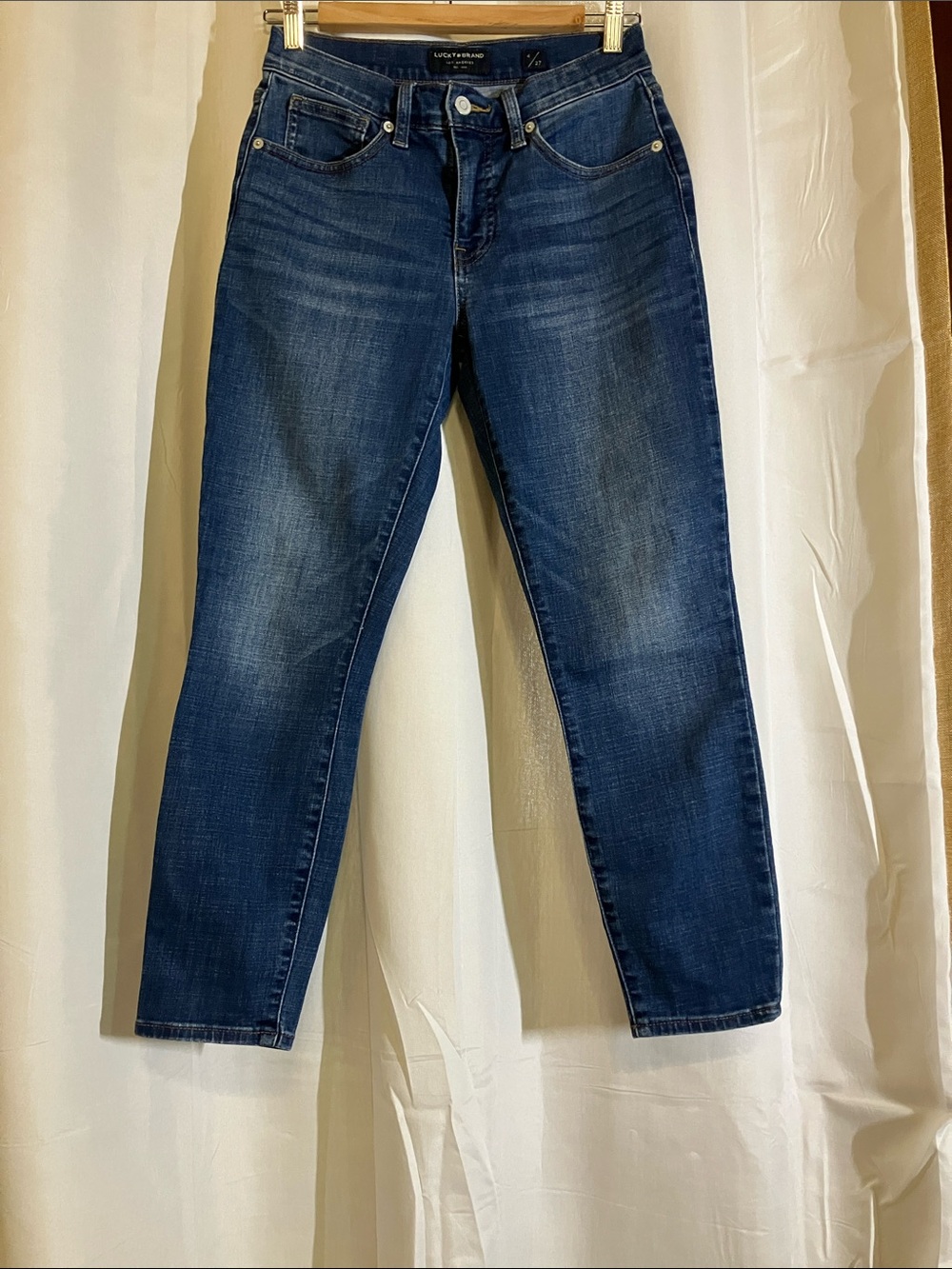 Lucky Brand Women's Mid/Dark Blue Cropped Ankle Jeans